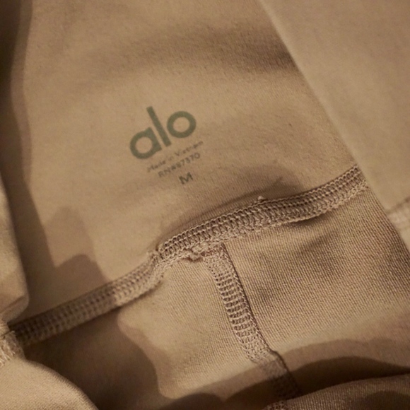 Alo Yoga Interlace Legging in Smoky Quartz - Picture 5 of 7